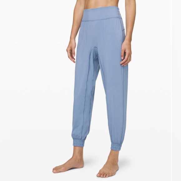 lululemon athletica Pants - Lululemon “Sun Setter Jogger” Size 4 in Tempest Blue